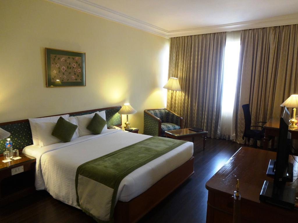 Royal Orchid Central Bangalore, Mg Road Bilik gambar