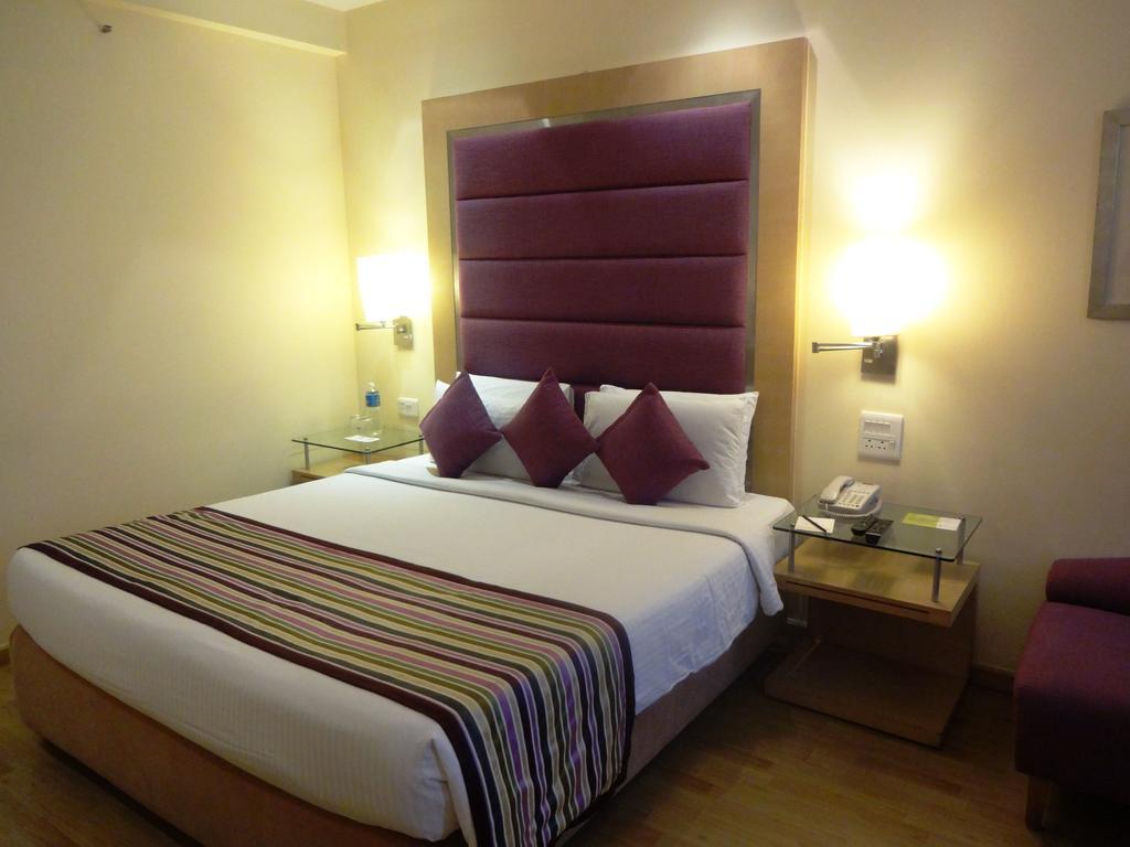Royal Orchid Central Bangalore, Mg Road Bilik gambar